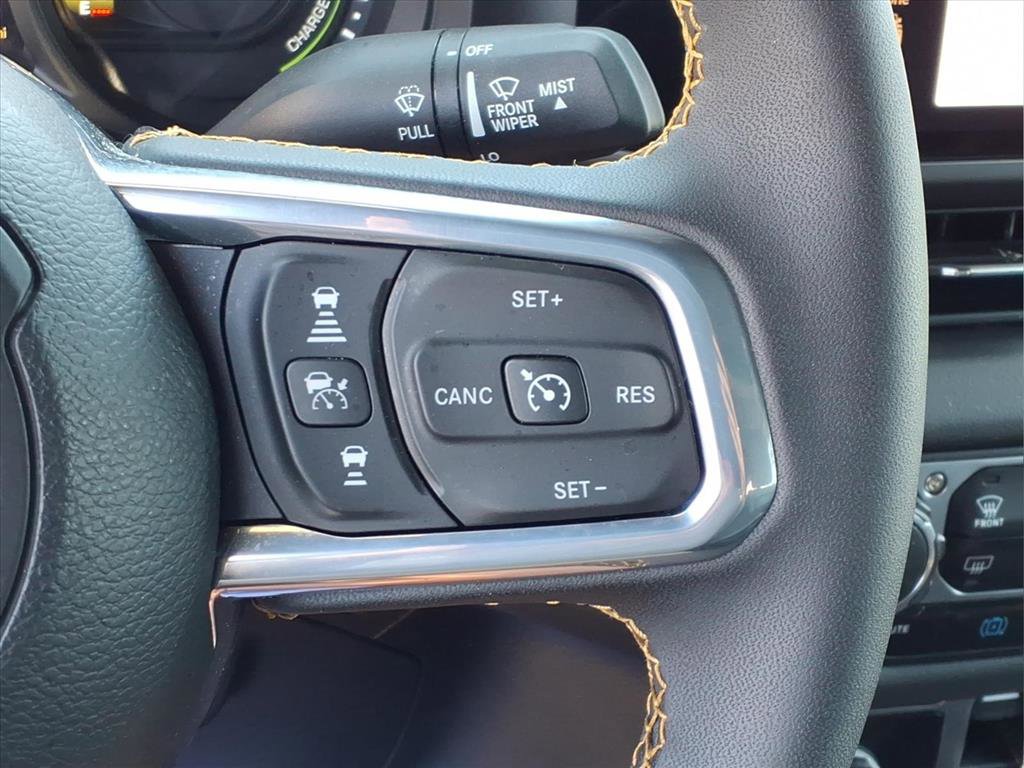 Used 2024 Jeep Wrangler Unlimited Sahara w/ Technology Group AWD/4WD image 26