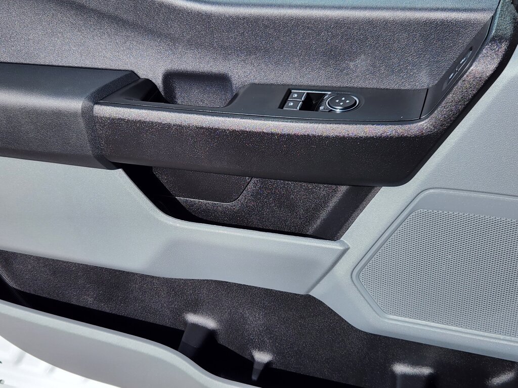 Used 2024 Ford F250 XL w/ XL Chrome Package image 7