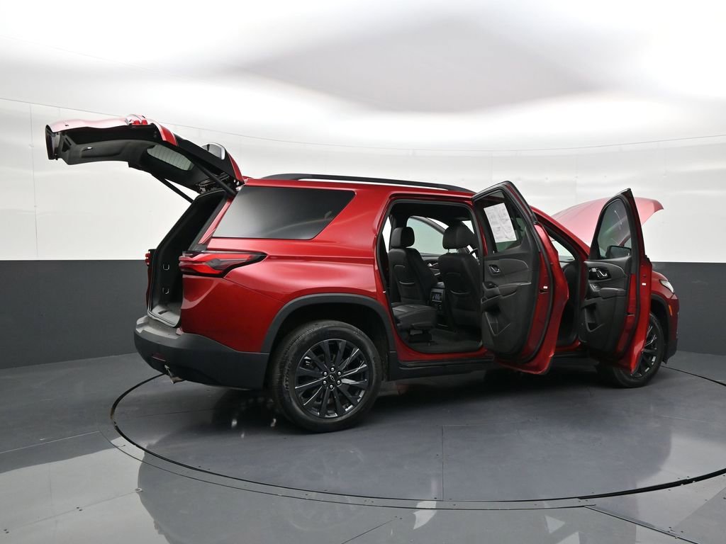 Used 2023 Chevrolet Traverse RS image 29