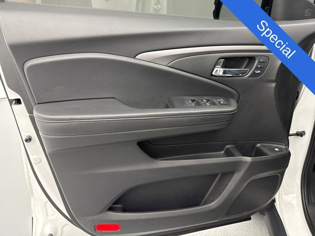 Used 2025 Honda Ridgeline RTL image 16