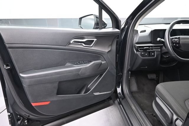 Used 2026 Kia Sportage LX FWD image 16