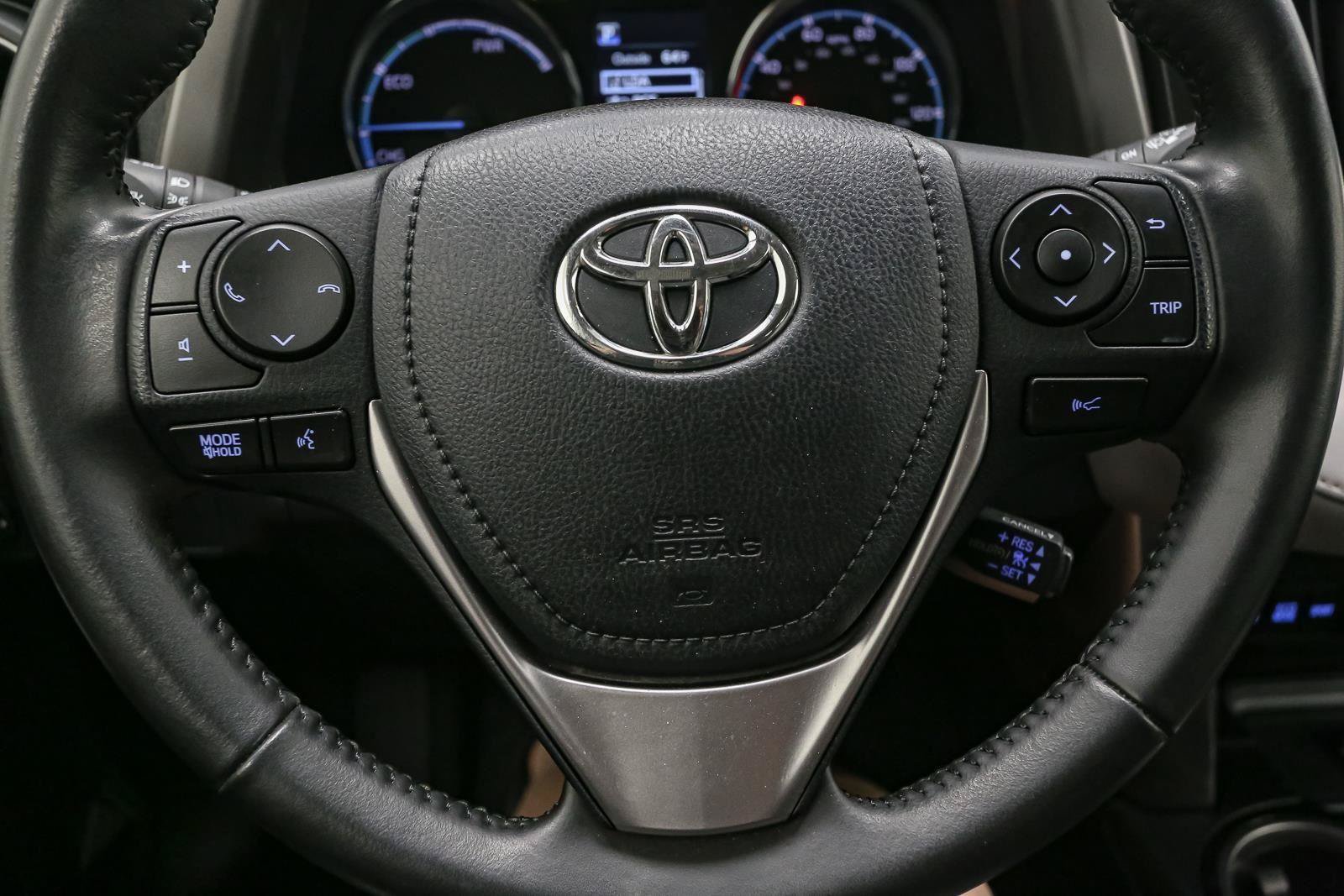 Used 2018 Toyota RAV4 Limited AWD/4WD image 36