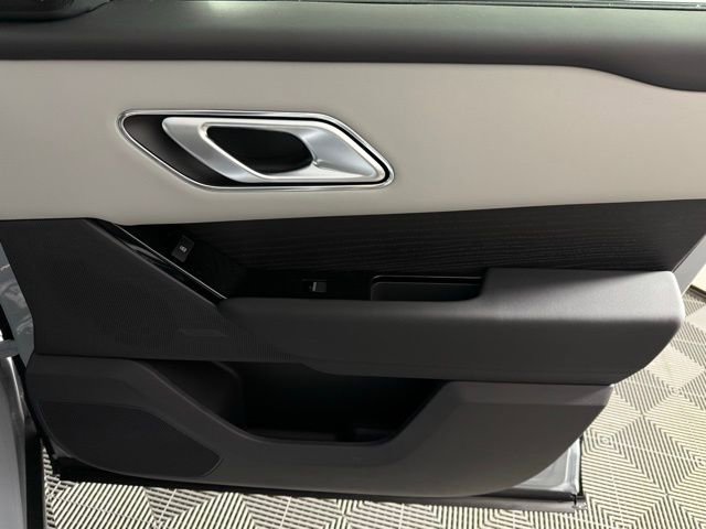 New 2026 Land Rover Range Rover Velar Dynamic SE image 35