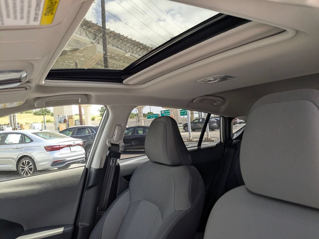 Used 2025 Subaru Crosstrek 2.5i Premium AWD/4WD image 16