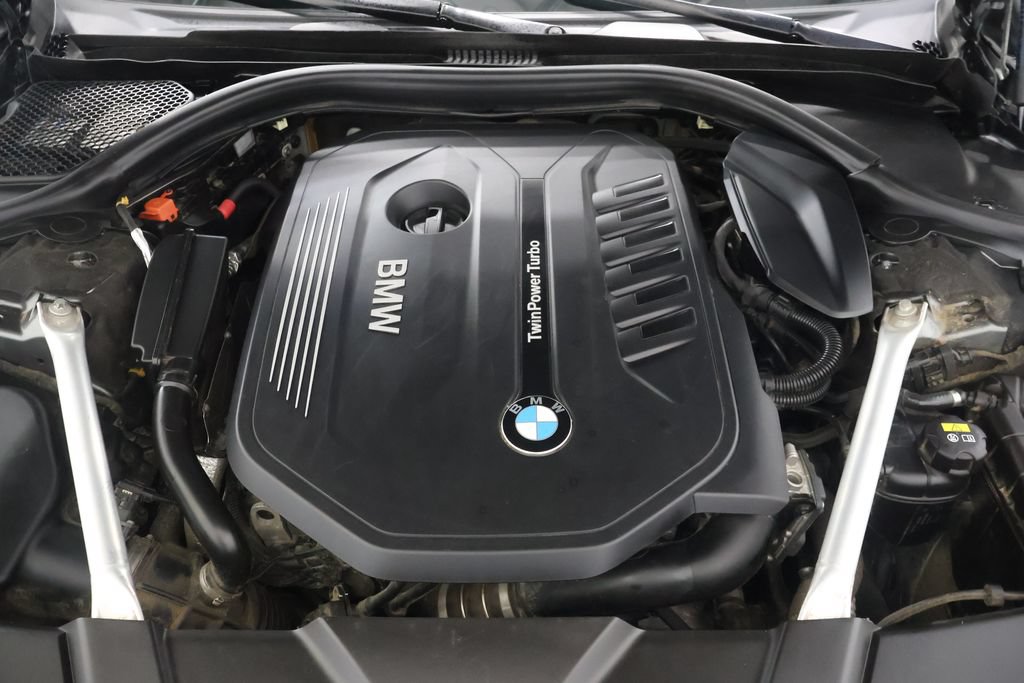Used 2018 BMW 740i RWD image 29