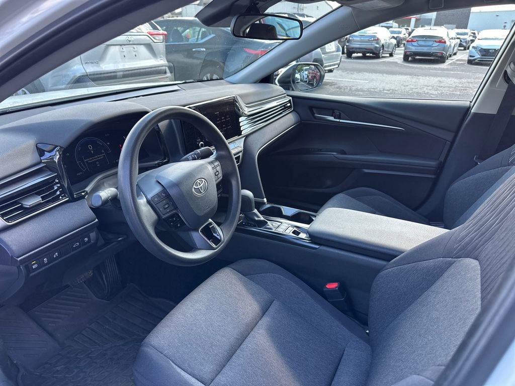 Used 2025 Toyota Camry LE FWD image 9