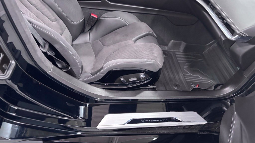 Used 2022 Chevrolet Corvette Stingray Premium Cpe w/ Z51 Performance Package RWD image 23
