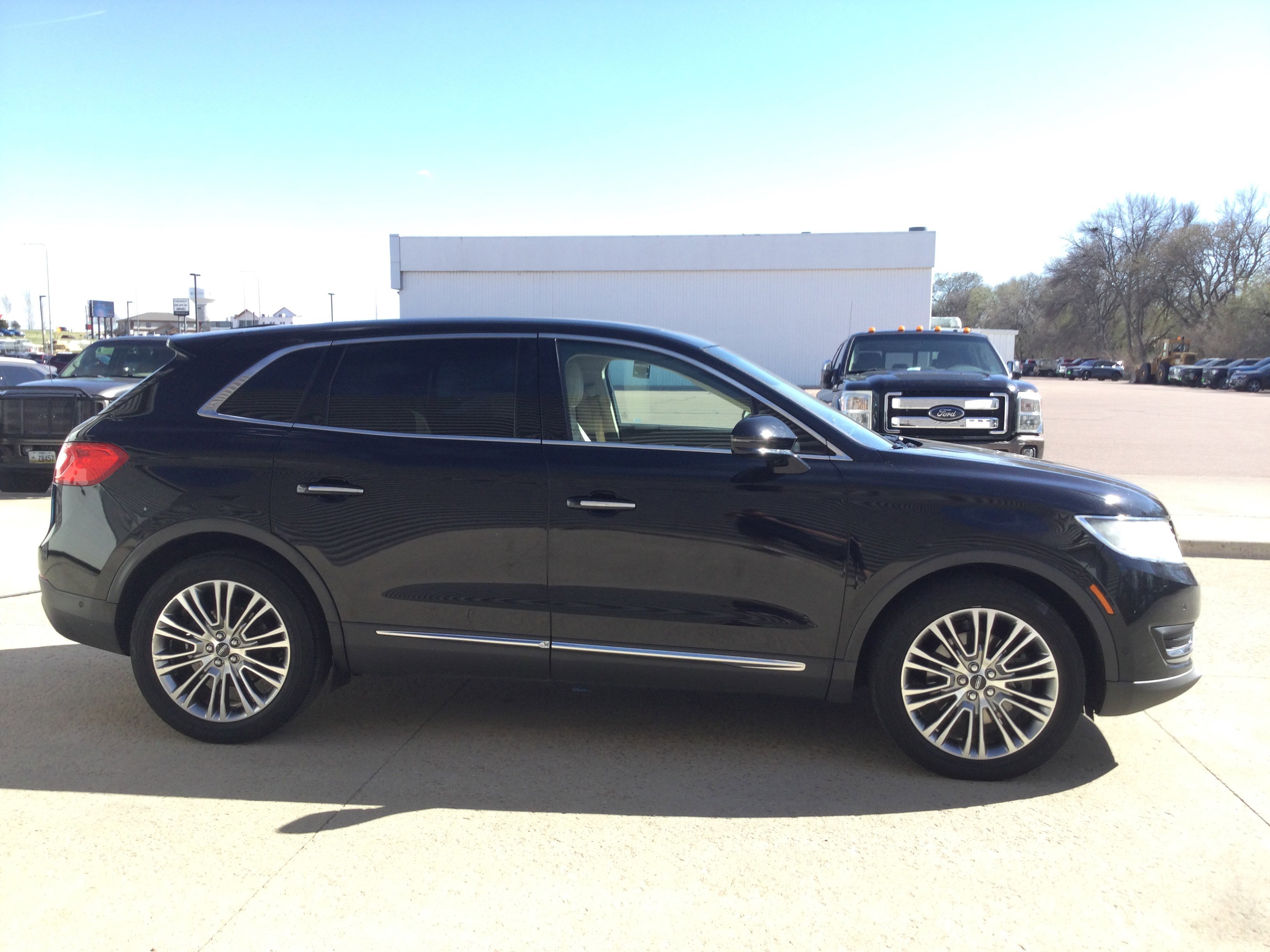 Used 2016 Lincoln MKX Reserve w/ Technology Package image 3