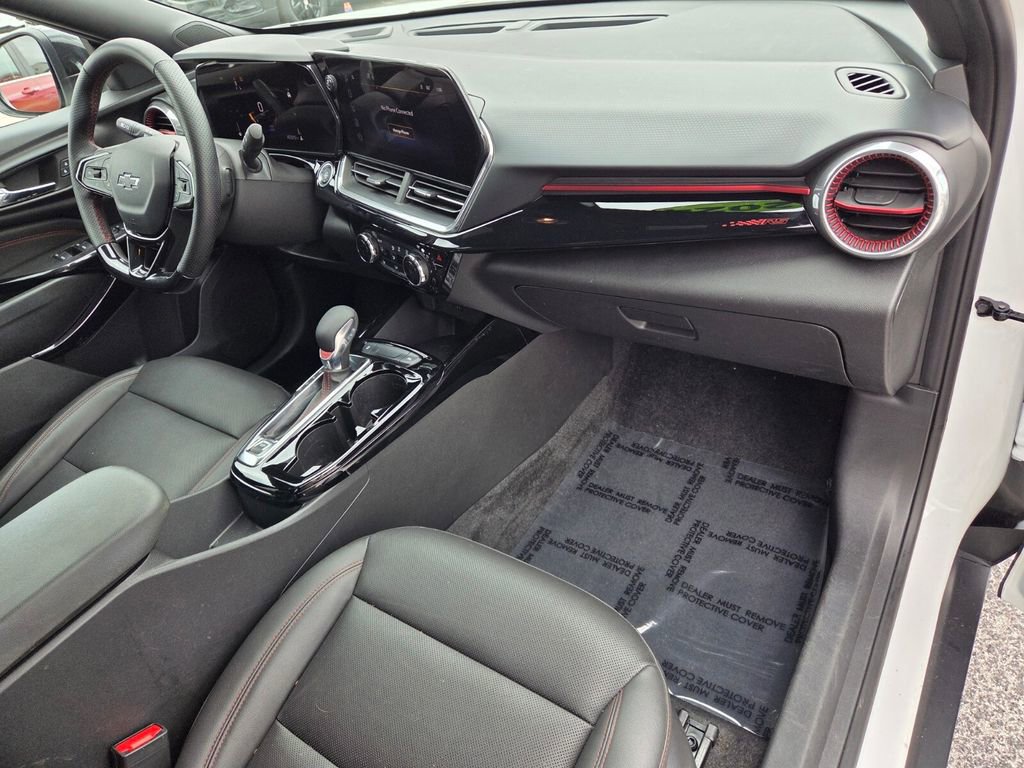 Certified 2024 Chevrolet Trax RS w/ Driver Confidence Package FWD image 17