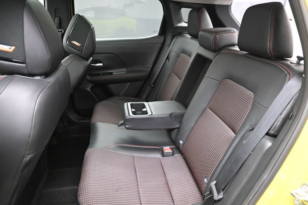 Used 2025 Nissan Kicks SR w/ SR Premium Package FWD image 19
