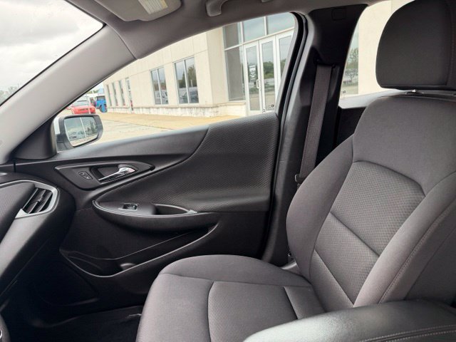 Used 2024 Chevrolet Malibu LT FWD image 12