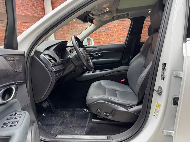 Used 2020 Volvo XC90 T6 Momentum image 23