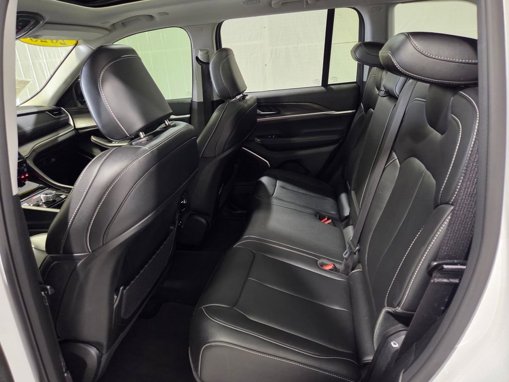 Certified 2023 Jeep Grand Cherokee Limited image 15