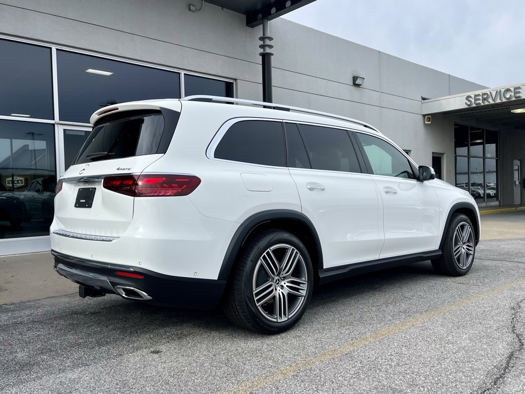 Used 2025 Mercedes-Benz GLS 450 4MATIC image 9