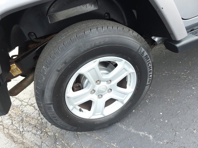 Used 2014 Jeep Wrangler Unlimited Sahara w/ Connectivity Group image 52