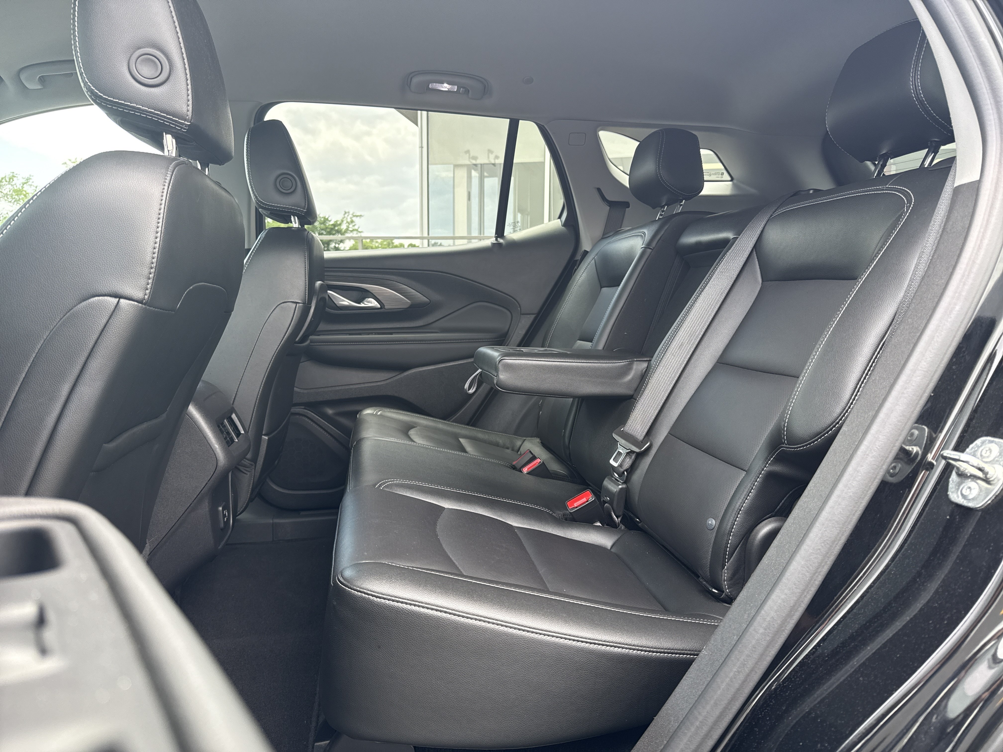 Used 2024 GMC Terrain SLT FWD image 18