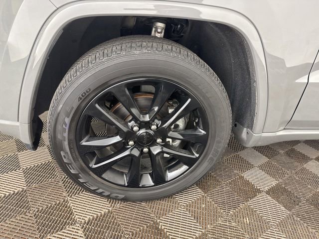 Used 2020 Jeep Grand Cherokee Altitude AWD/4WD image 32