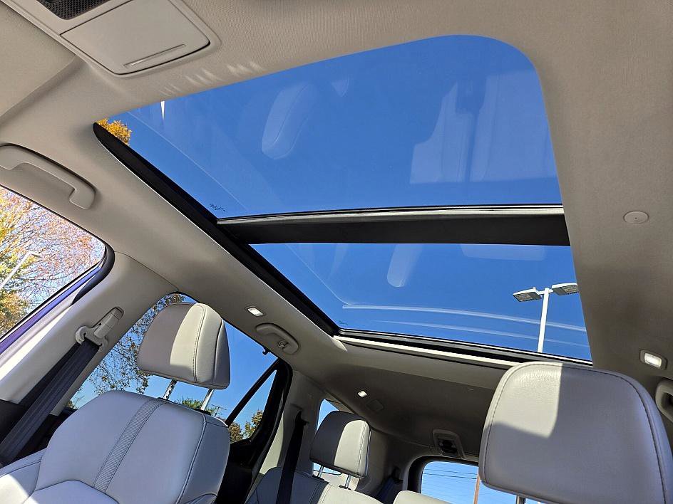 Used 2025 Honda Pilot Touring image 10