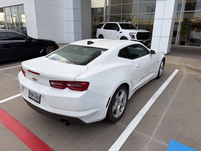 Used 2020 Chevrolet Camaro LT RWD image 4