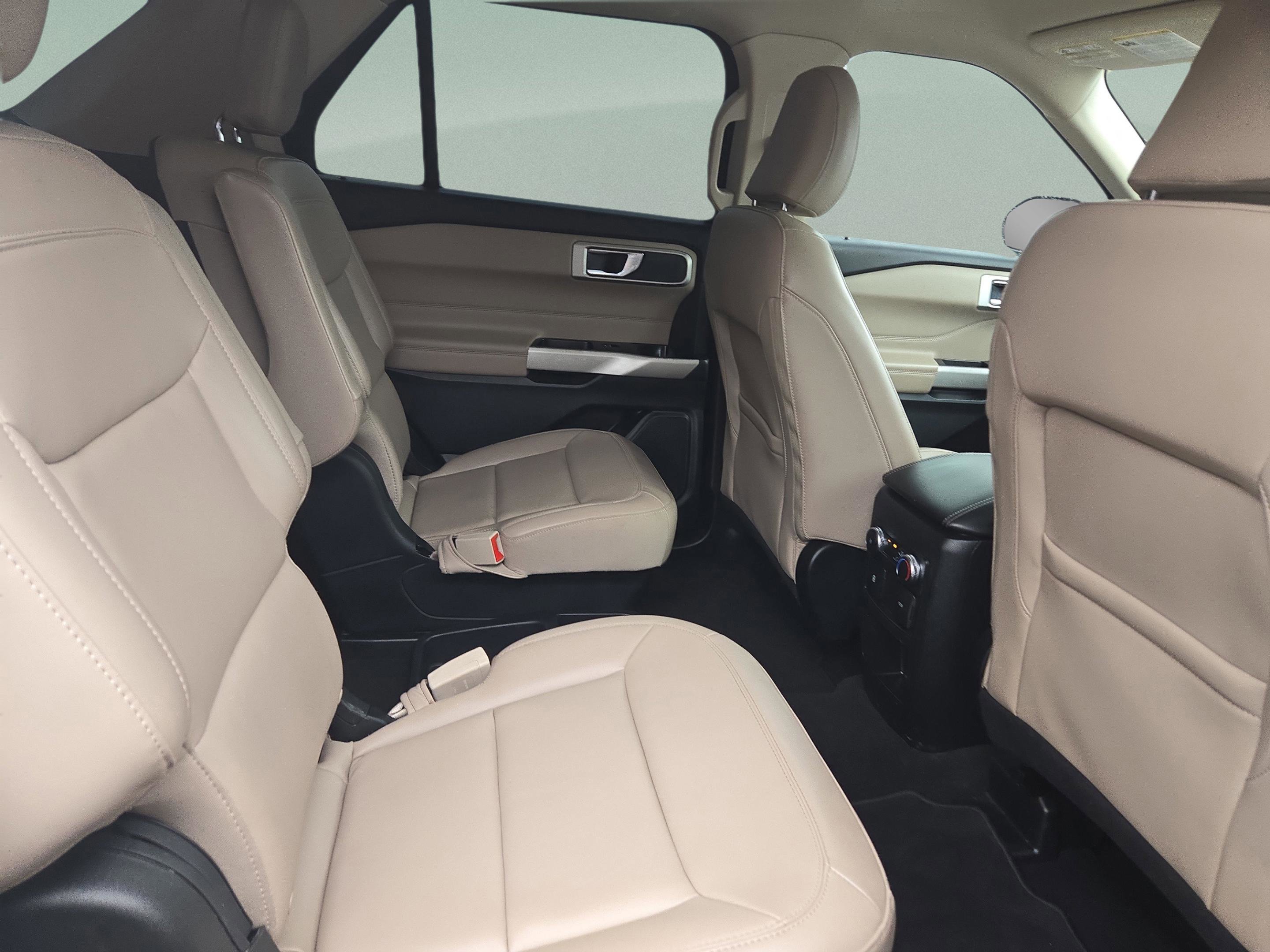 Used 2021 Ford Explorer XLT w/ Equipment Group 202A image 24