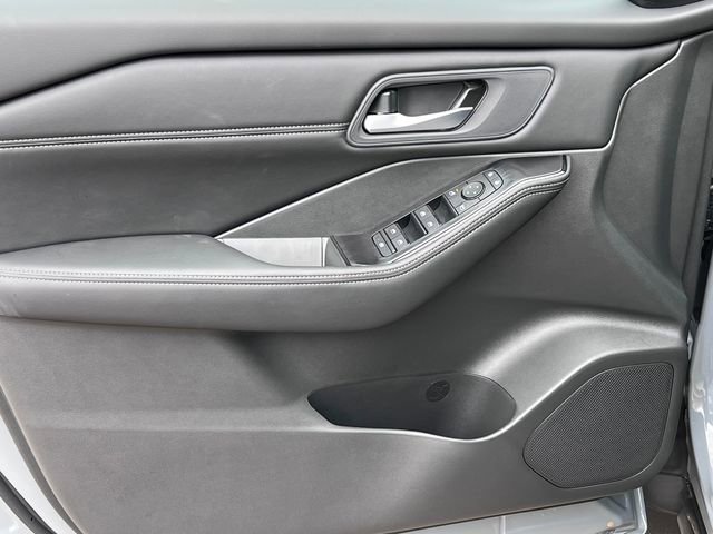 New 2026 Nissan Rogue SV AWD/4WD image 13