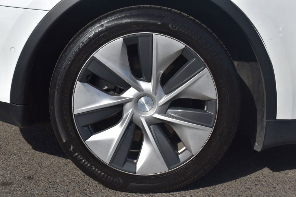 Used 2021 Tesla Model Y 2WD image 28