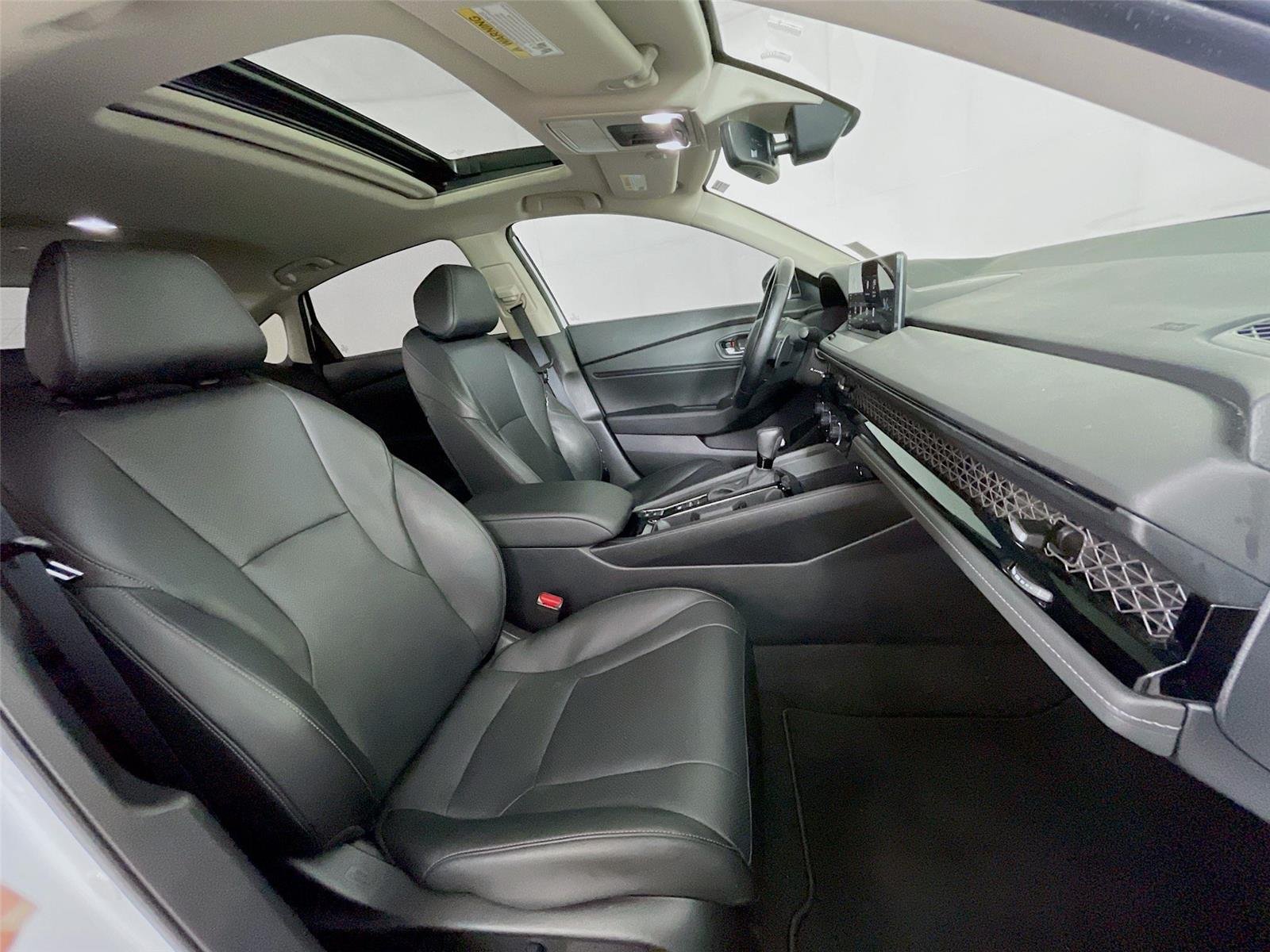 Used 2023 Honda Accord EX-L image 30