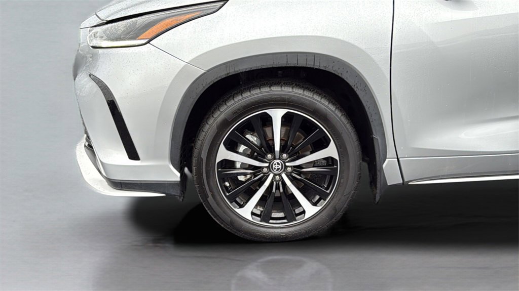 Used 2022 Toyota Highlander XSE image 9