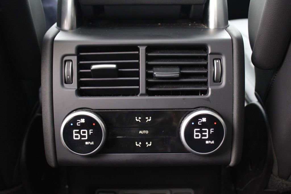 Certified 2025 Land Rover Discovery Dynamic SE image 33