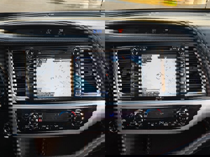 Used 2014 Toyota Highlander XLE image 21