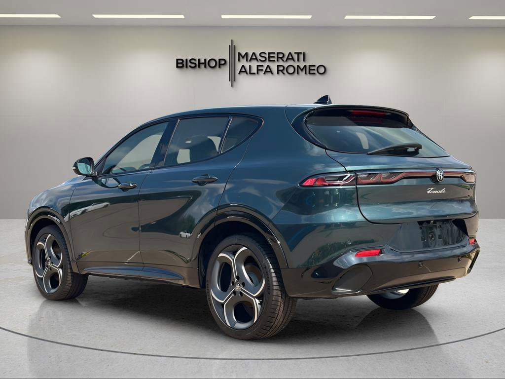 New 2026 Alfa Romeo Tonale w/ Black Premium Package image 5