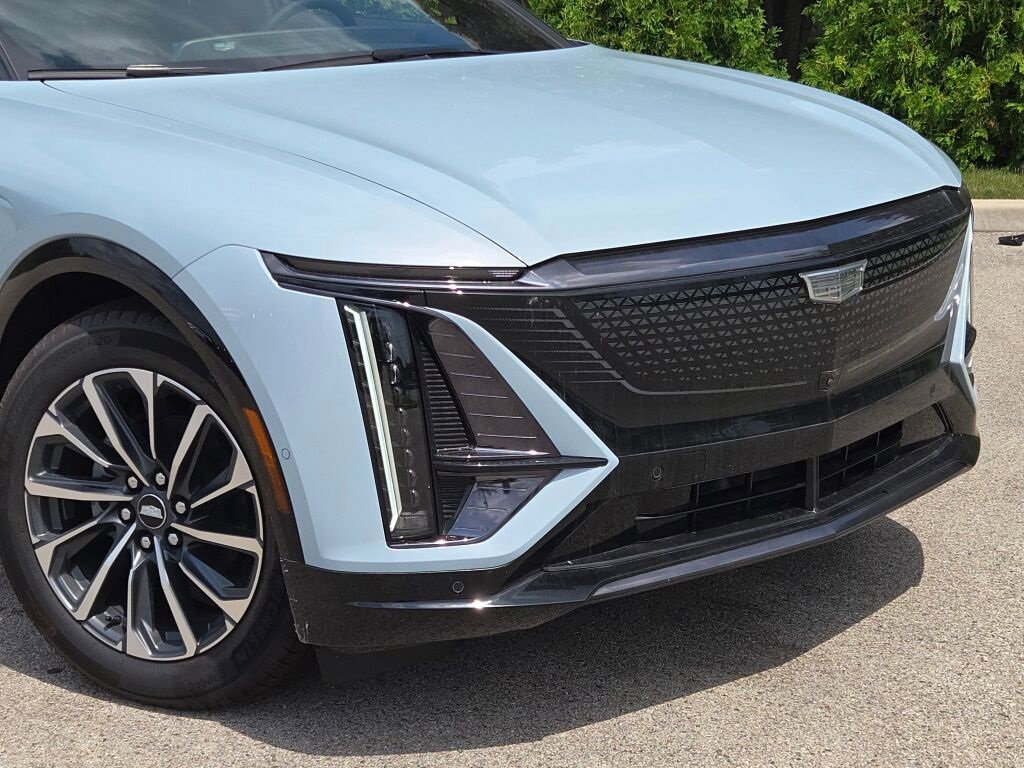 New 2025 Cadillac Lyriq Sport image 2
