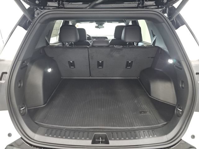 New 2026 GMC Terrain AT4 w/ Convenience Package III image 17