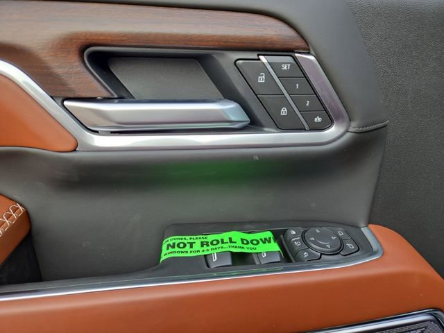 New 2026 GMC Sierra 2500 Denali Ultimate w/ LPO, Black Badging Package image 15