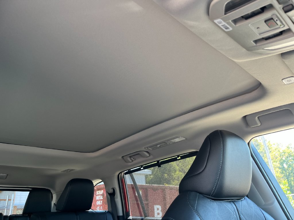 New 2026 Toyota Highlander Platinum AWD/4WD image 18