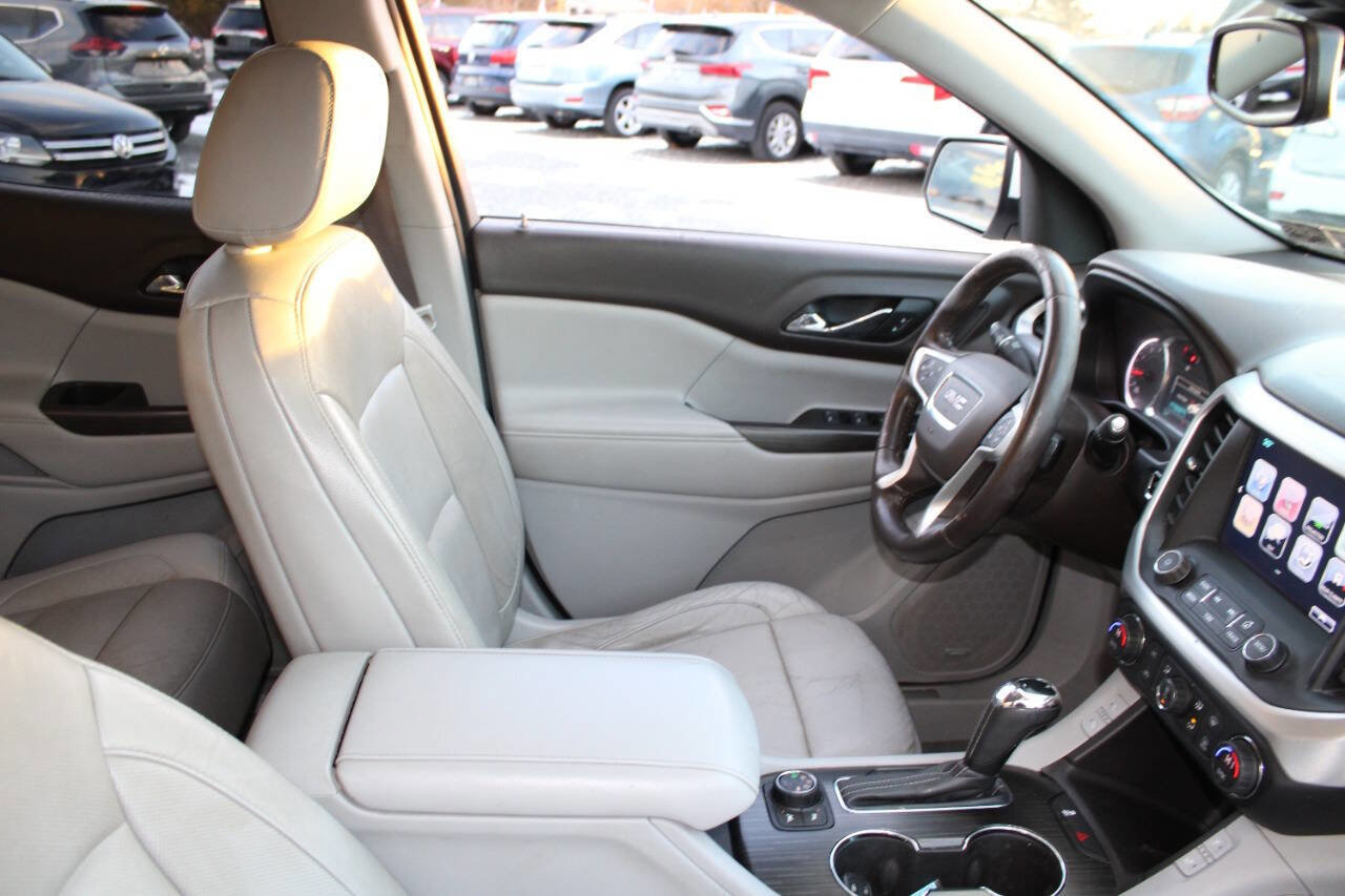 Used 2017 GMC Acadia SLT image 11