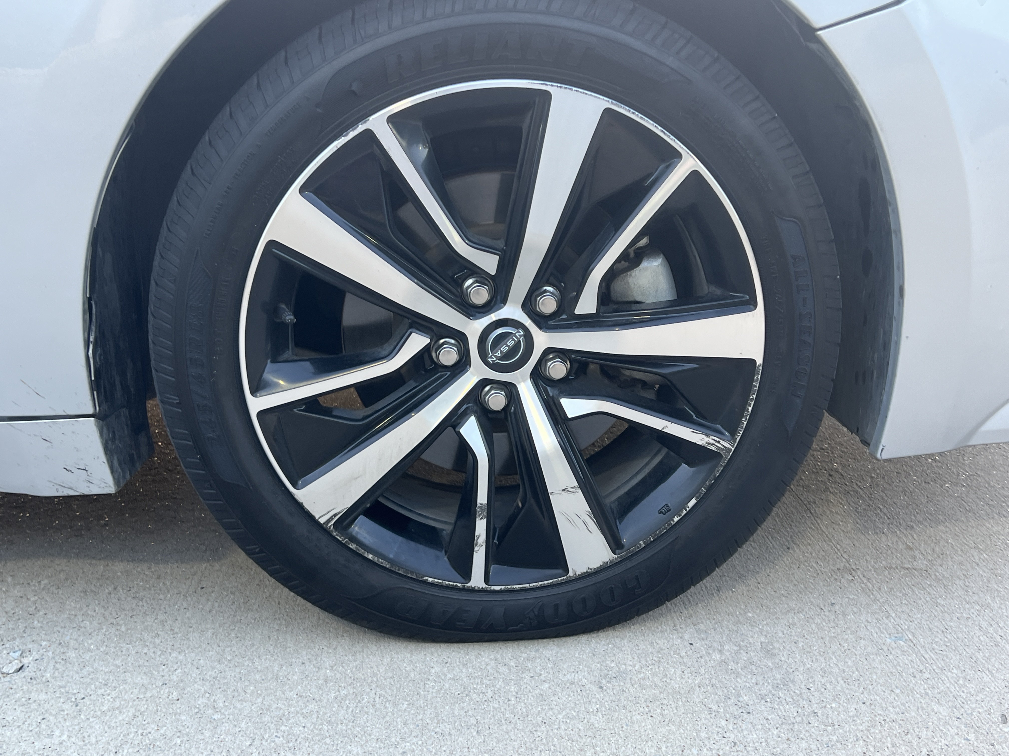 Used 2023 Nissan Maxima SV w/ Floor Mat Group FWD image 11