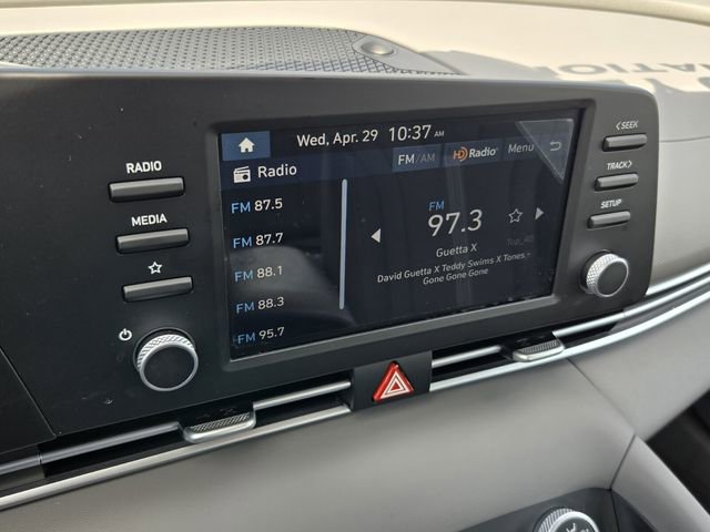 Used 2025 Hyundai Elantra SE w/ Cargo Package FWD image 19