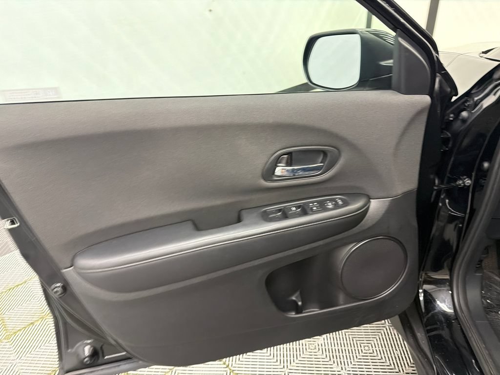 Used 2021 Honda HR-V LX image 10