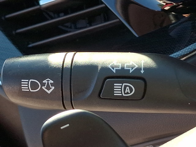 Used 2023 Buick Envision Essence w/ Sport Touring Package FWD image 25