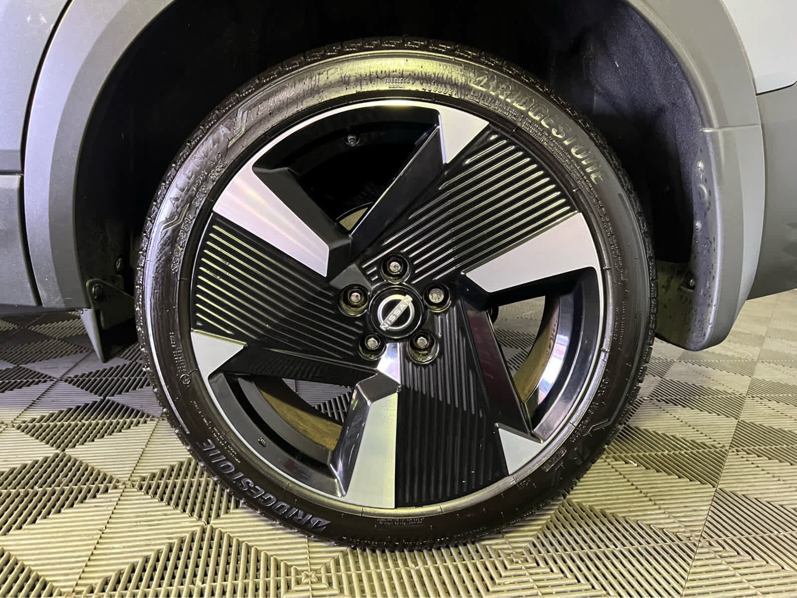Used 2025 Nissan Kicks SR FWD image 9