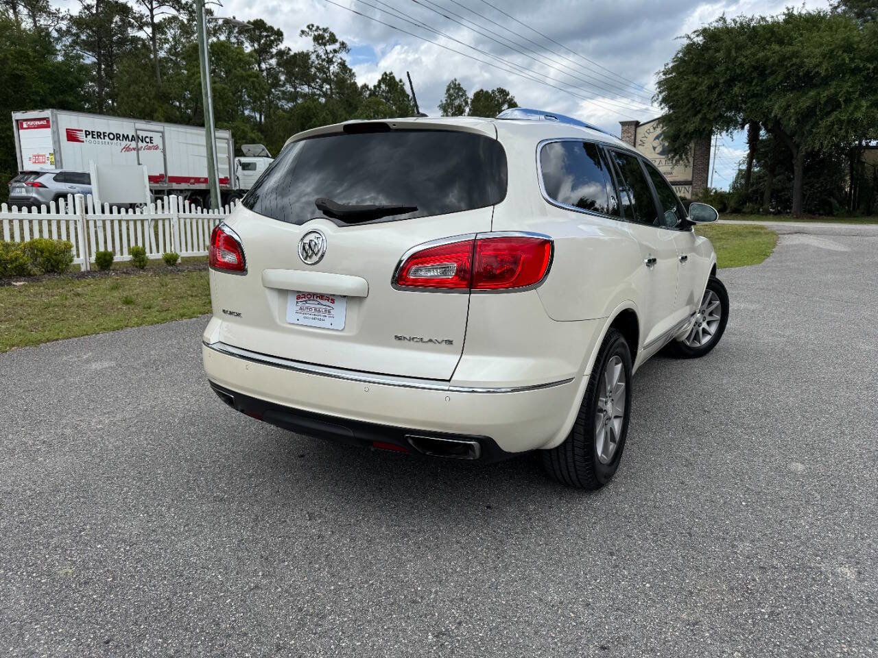 Used 2014 Buick Enclave Leather w/ Trailering Provision Package FWD image 34