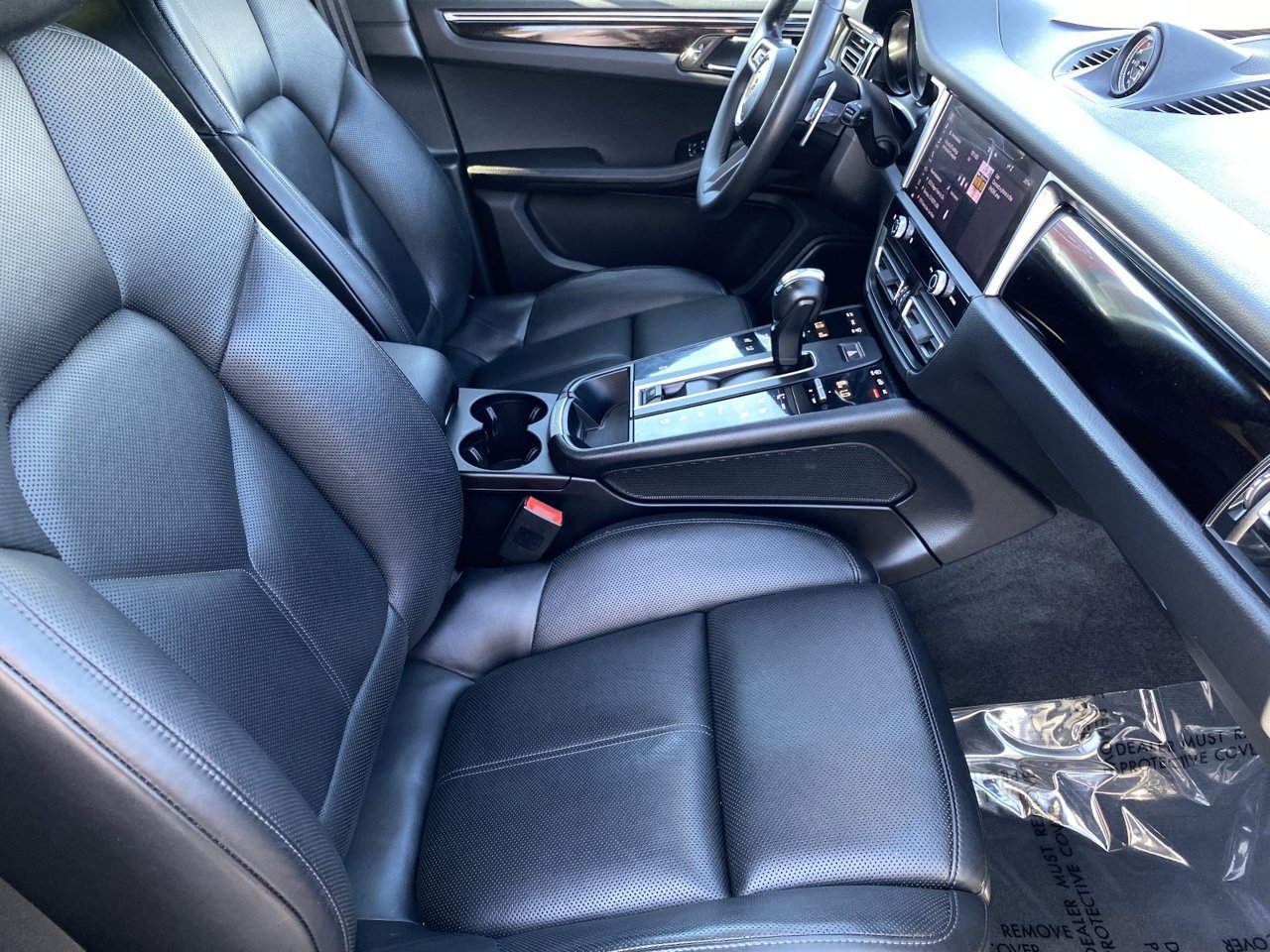 Used 2024 Porsche Macan AWD/4WD image 10
