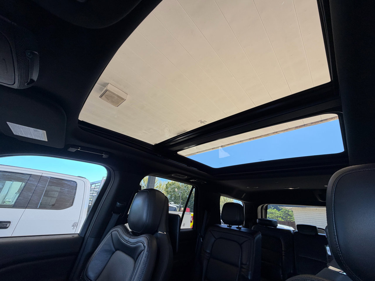 Used 2020 Lincoln Navigator Reserve w/ Luxury Package image 28