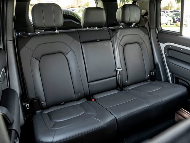 Certified 2026 Land Rover Defender 110 X AWD/4WD image 32