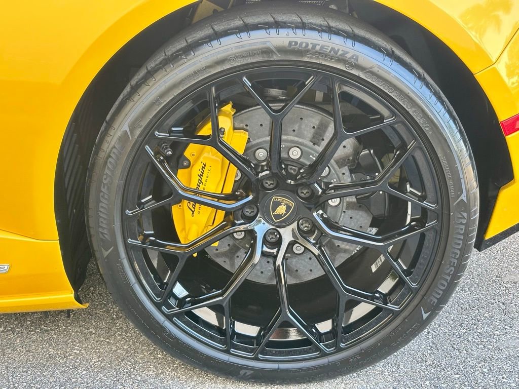Used 2023 Lamborghini Huracan Tecnica image 15