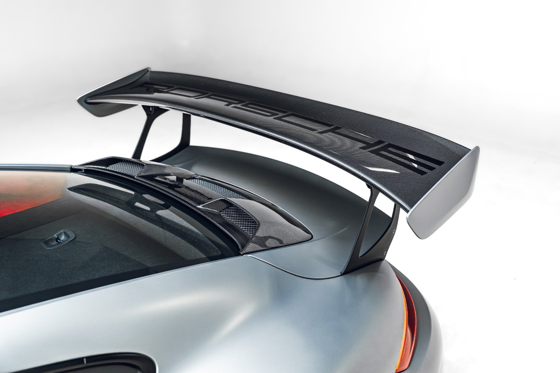 Used 2018 Porsche 911 GT2 RS RWD image 19