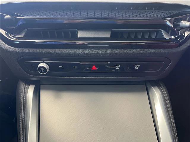 Used 2025 BMW 230i xDrive Coupe image 17