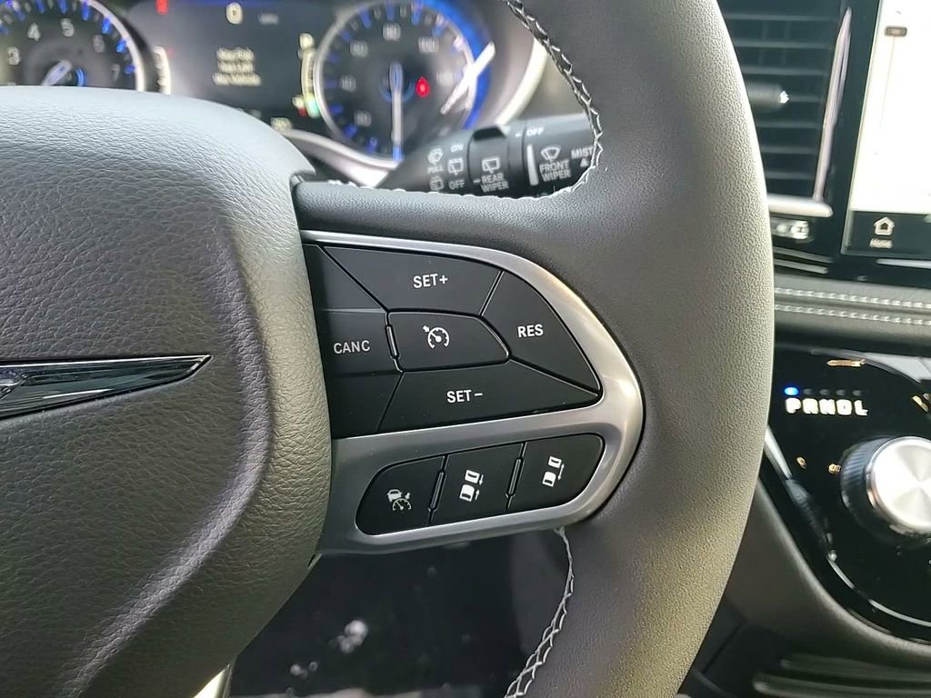 New 2026 Chrysler Pacifica Select FWD image 27
