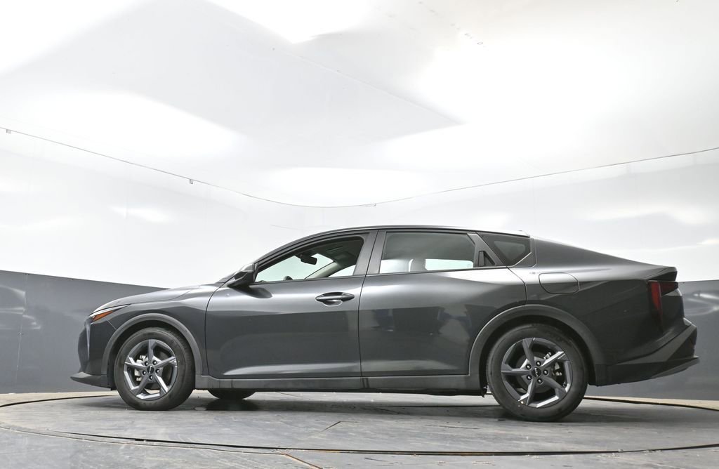 Used 2025 Kia K4 FWD image 28